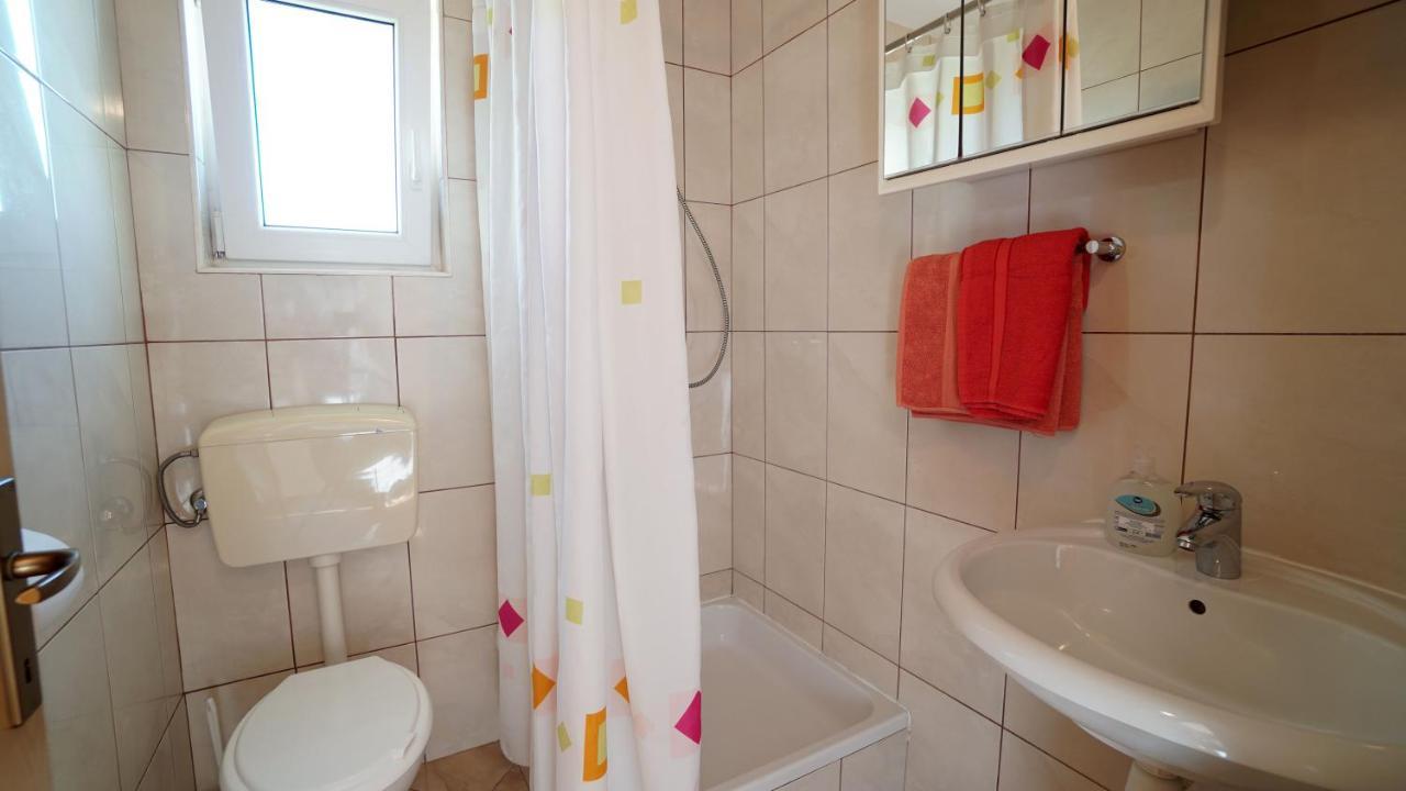 Apartments Kata Горни-Карин Экстерьер фото