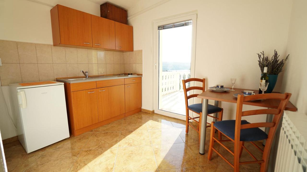 Apartments Kata Горни-Карин Экстерьер фото