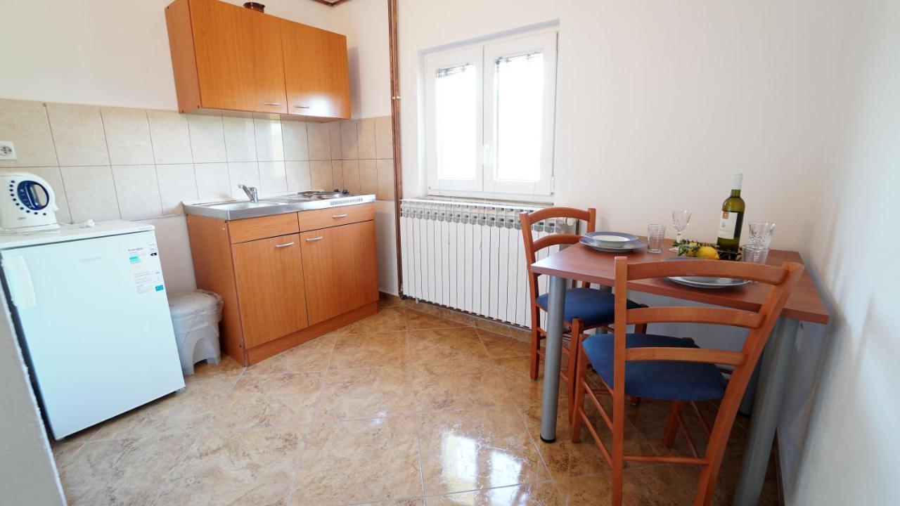 Apartments Kata Горни-Карин Экстерьер фото