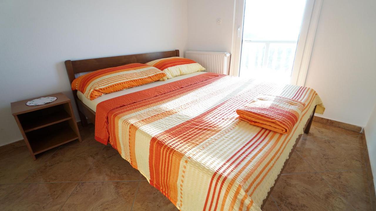 Apartments Kata Горни-Карин Экстерьер фото