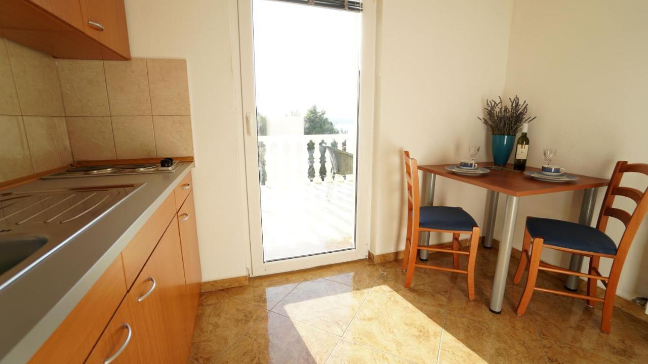 Apartments Kata Горни-Карин Экстерьер фото